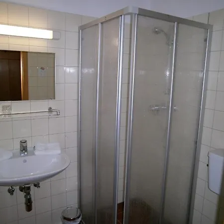 Oda ve Kahvaltı Gastehaus Margolf Ossiach